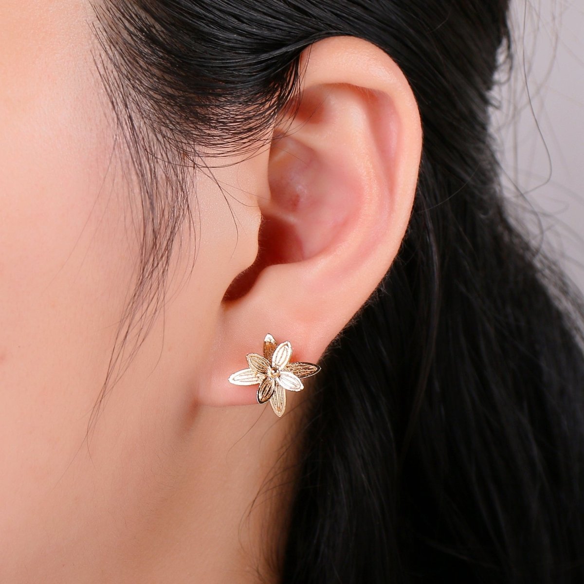 1 Pair Dainty Gold plated Blooming Flower Studs L-018 - DLUXCA