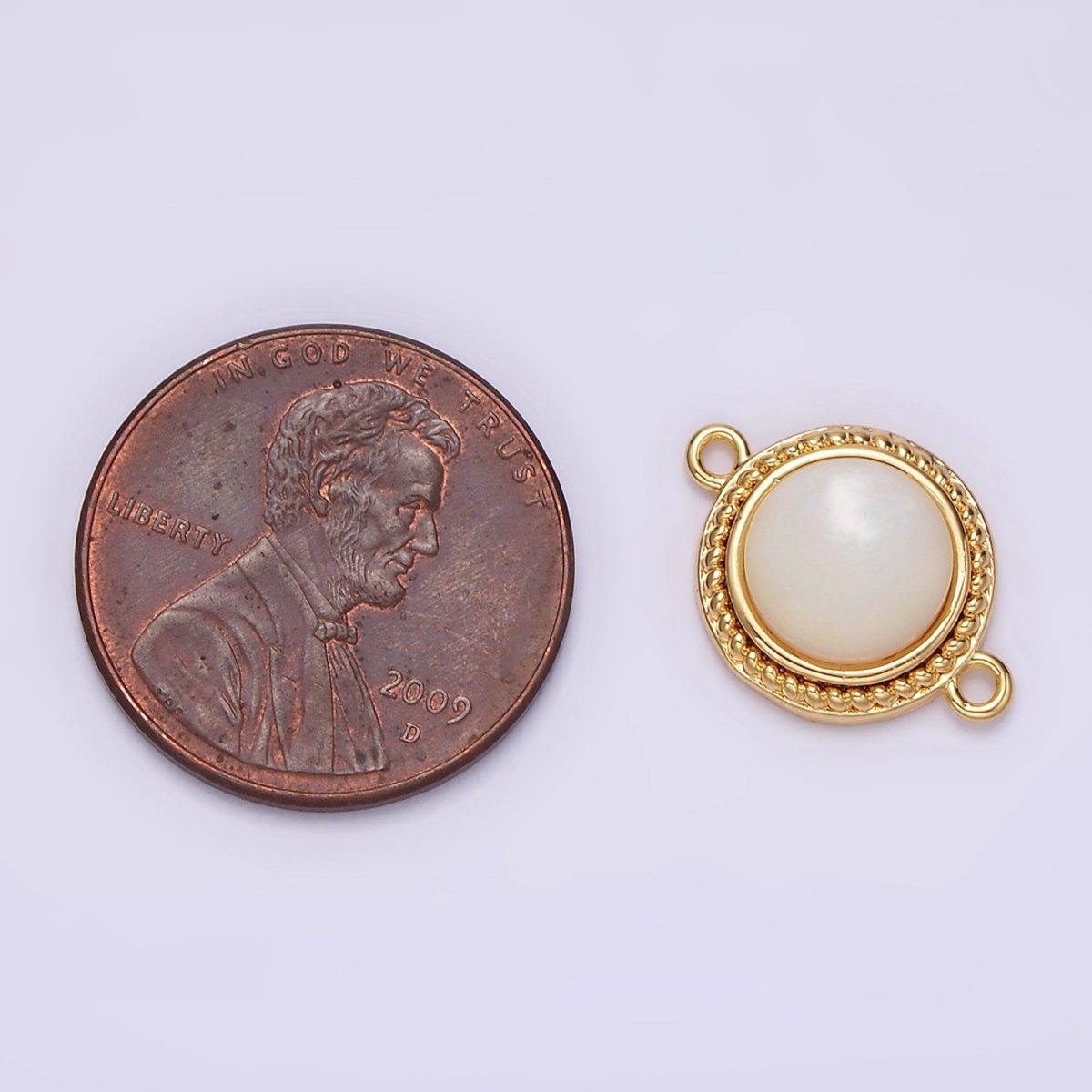 14K Gold plated 15.7mm Shell Pearl Braided Bezel Round Connector | G-060 - DLUXCA
