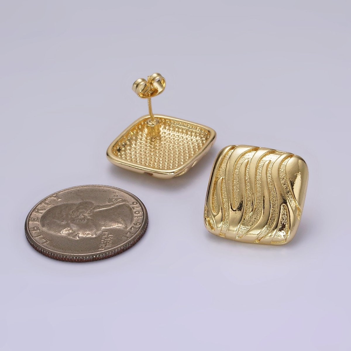 14K Gold plated 20mm Curved Lined Textured Square Stud Earrings | AE341 - DLUXCA