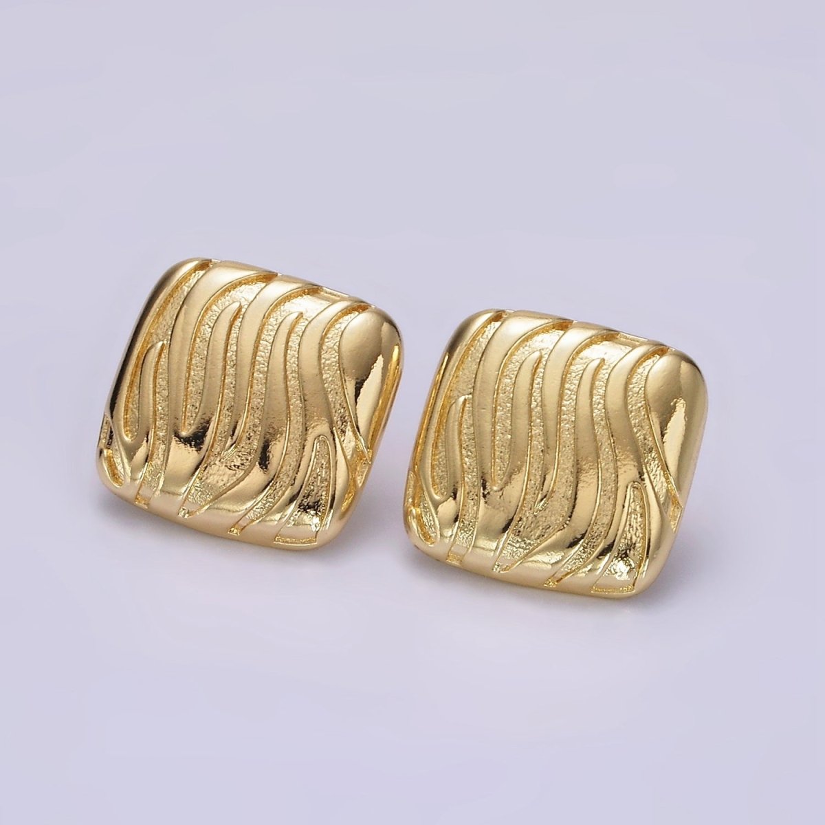 14K Gold plated 20mm Curved Lined Textured Square Stud Earrings | AE341 - DLUXCA