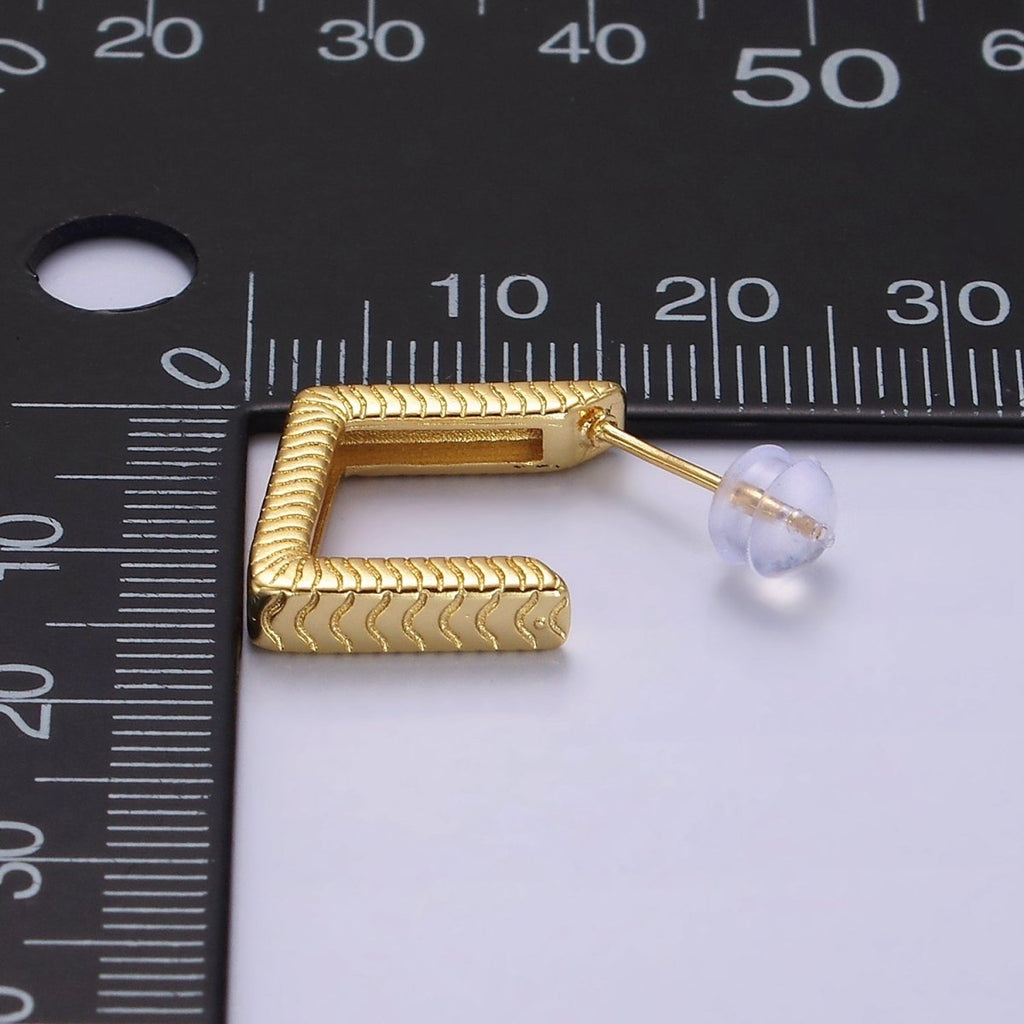 14K Gold plated 20mm Line-Textured Rhombus Geometric C-Shaped Hoop Earrings | AE375 - DLUXCA
