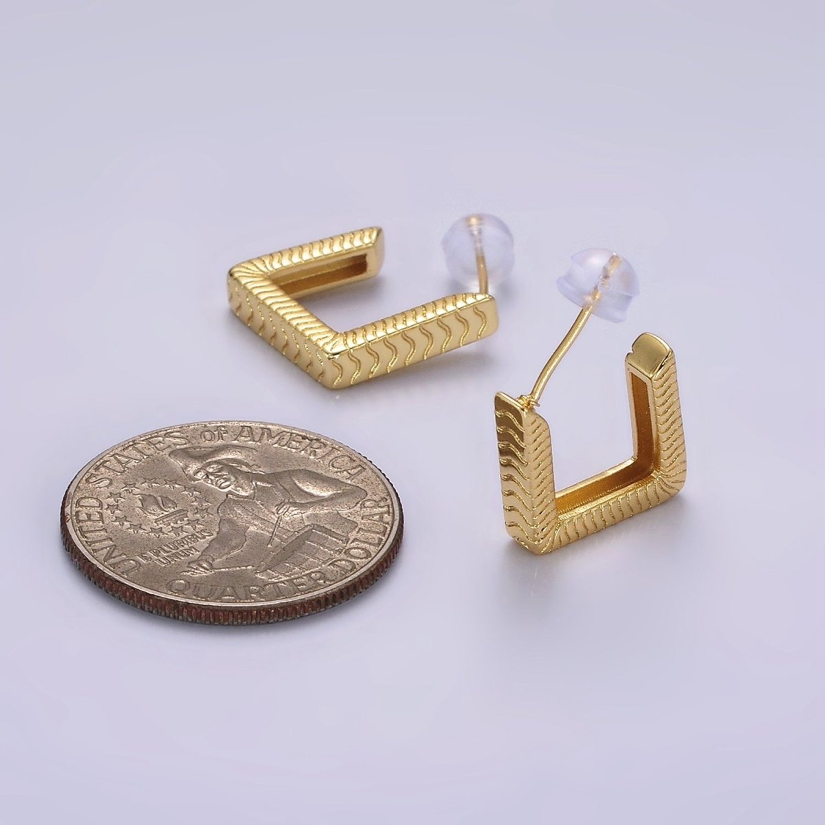 14K Gold plated 20mm Line-Textured Rhombus Geometric C-Shaped Hoop Earrings | AE375 - DLUXCA