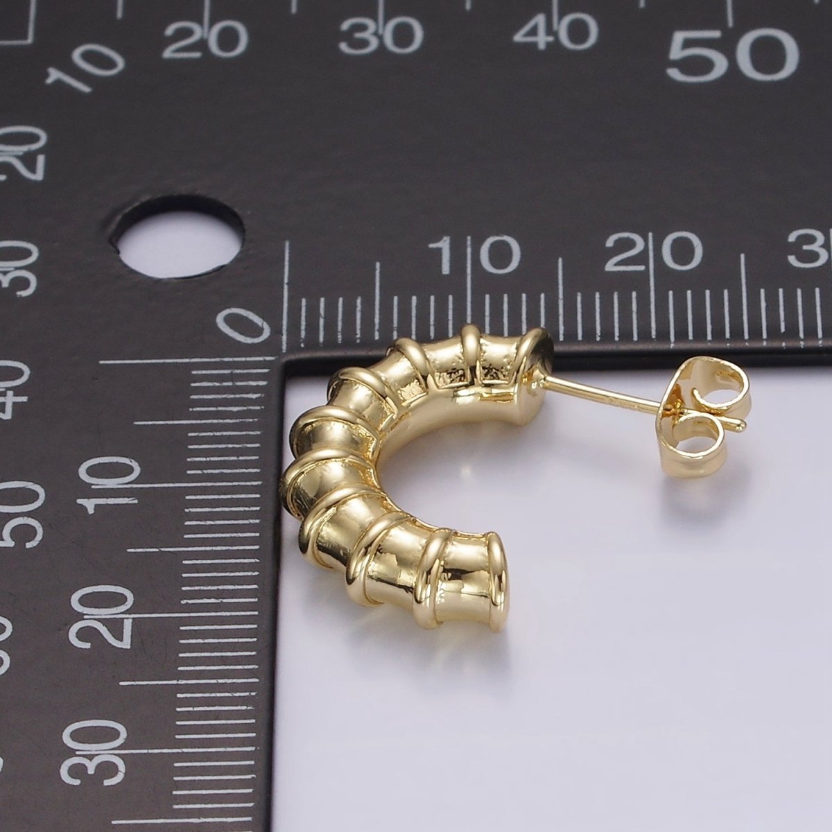 14K Gold plated 20mm Multiple Lined Minimalist C-Shaped Hoop Earrings | AE172 - DLUXCA