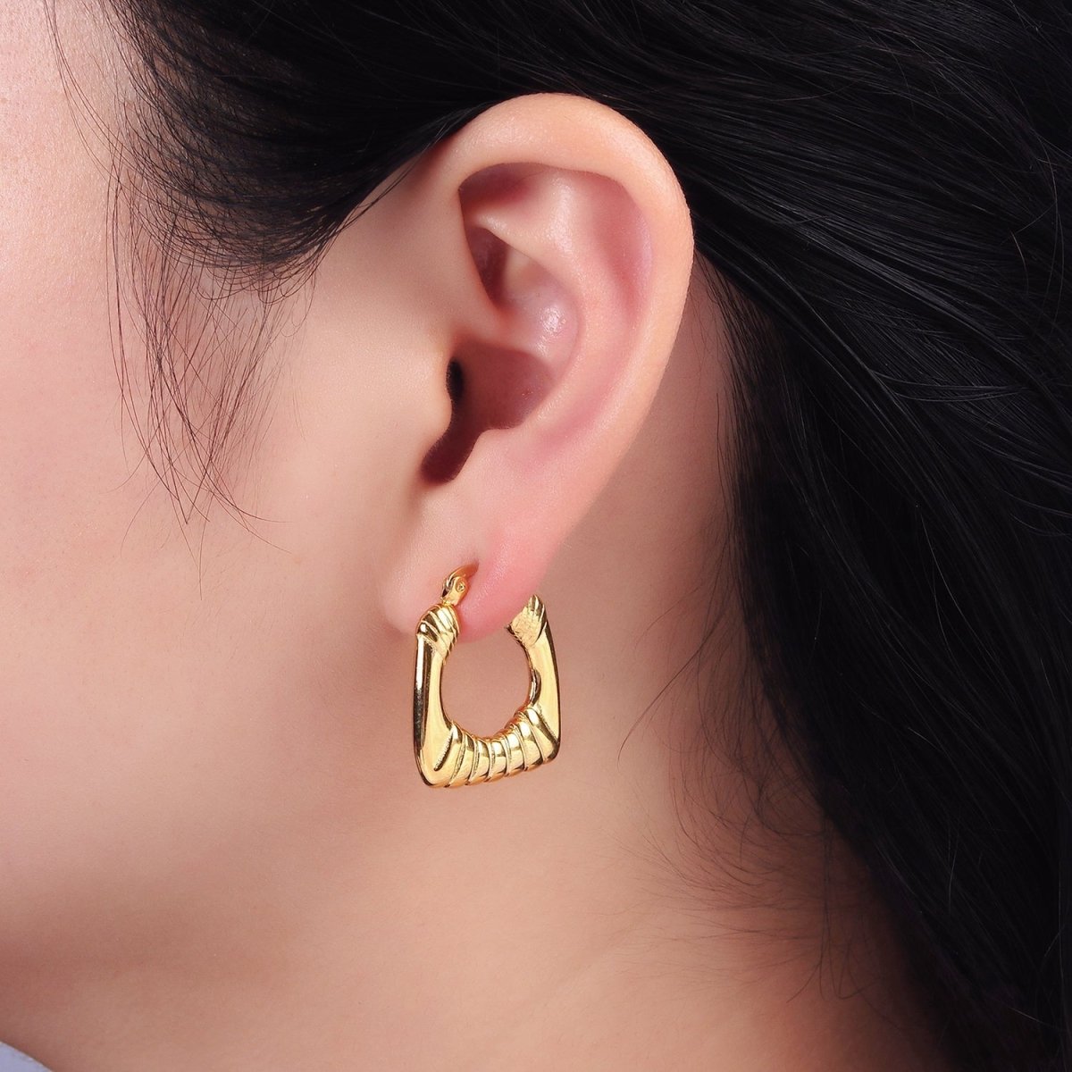 14K Gold plated 25mm Quilted Puffed Square Minimalist Latch Hoop Earrings | AE412 - DLUXCA