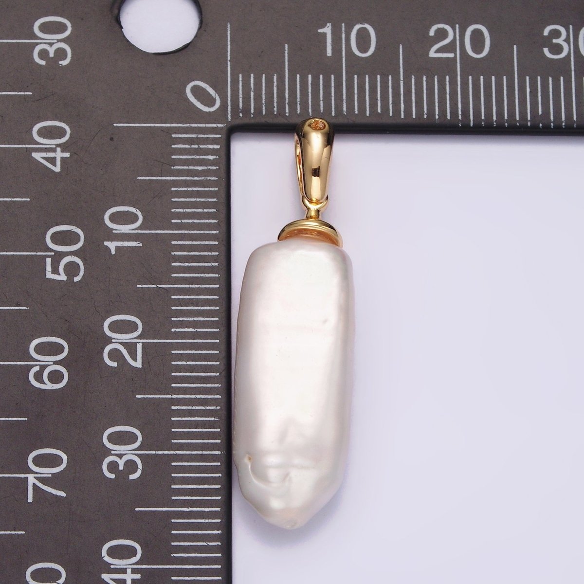 14K Gold plated 37.5mm Biwa Freshwater Pearl Long Stick Pendant | AA728 - DLUXCA