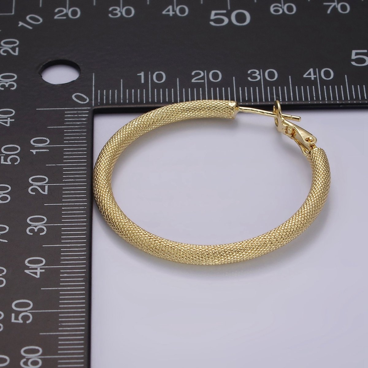 14K Gold plated 40mm Scale-Textured Hinge Hoop Earrings | AE170 - DLUXCA