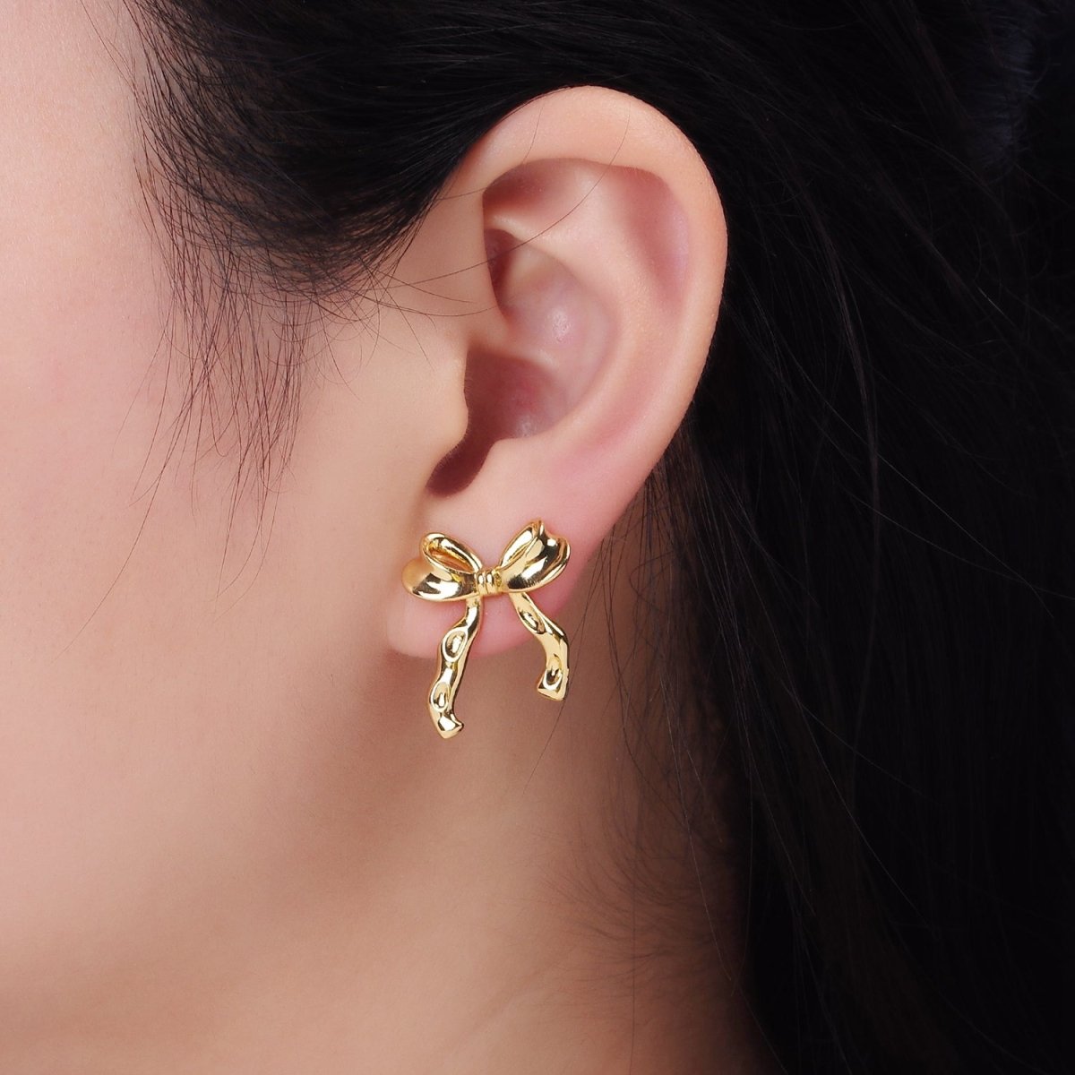 14K Gold plated Hammered Ribbon Stud Earrings in Gold & Silver | Q099 Q100