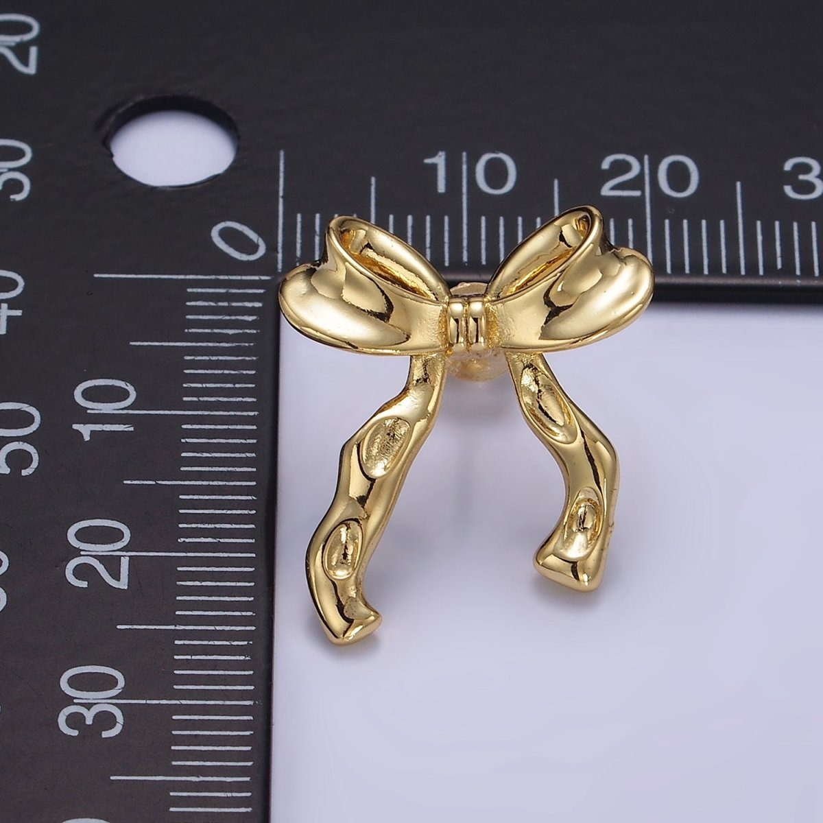 14K Gold plated Hammered Ribbon Stud Earrings in Gold & Silver | Q099 Q100