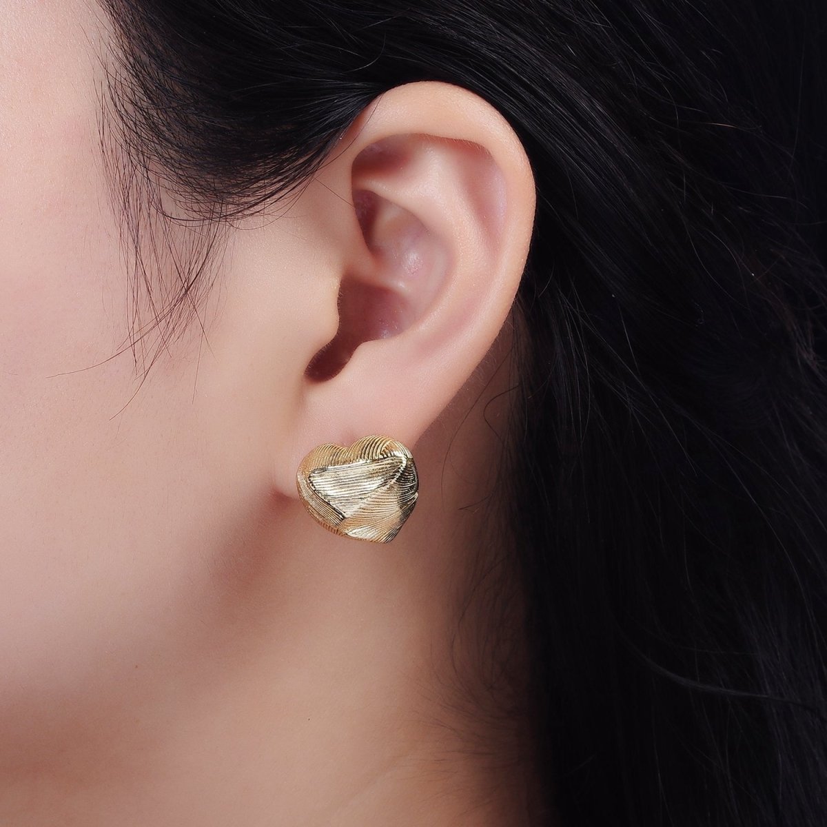 14K Gold plated Lined Geometric Heart Dome C-Shaped Hoop Earrings | V458 - DLUXCA