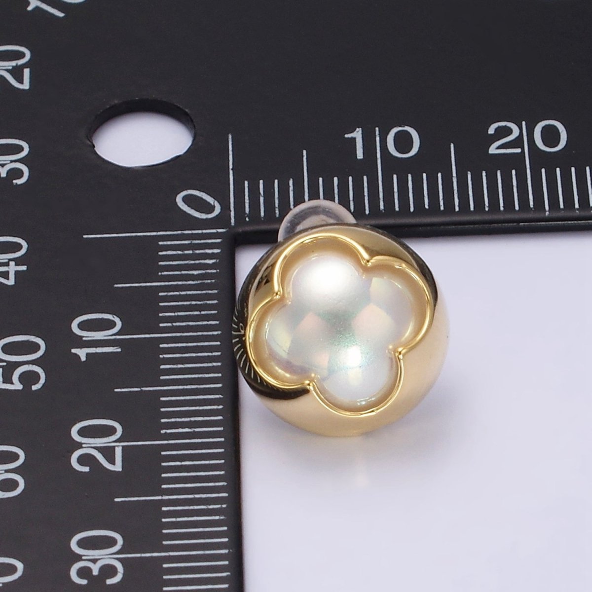 14K Gold plated Pearl Iridescent Quatrefoil Bezel Round Stud Earrings in Gold & Silver | V264