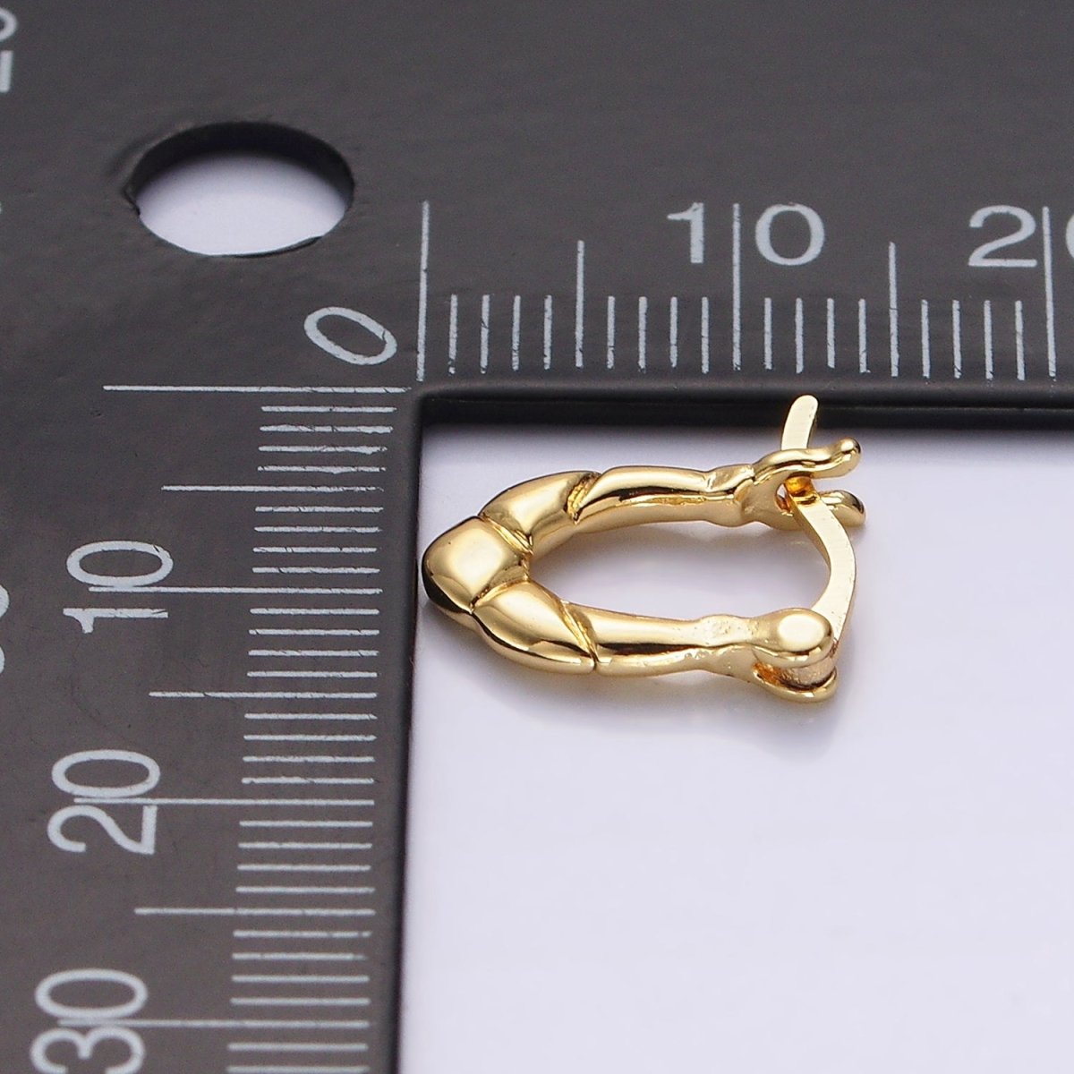 14K Gold plated Quilted Puffed U-Shaped French Lock Latch Hoop Earrings | AE980 - DLUXCA