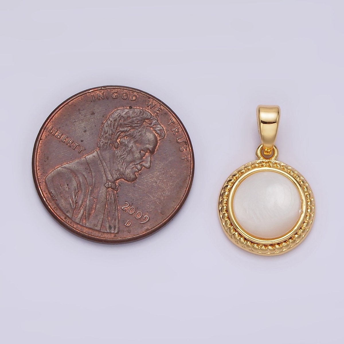 14K Gold plated Shell Pearl Braided Bezel Round Pendant | N1796 - DLUXCA