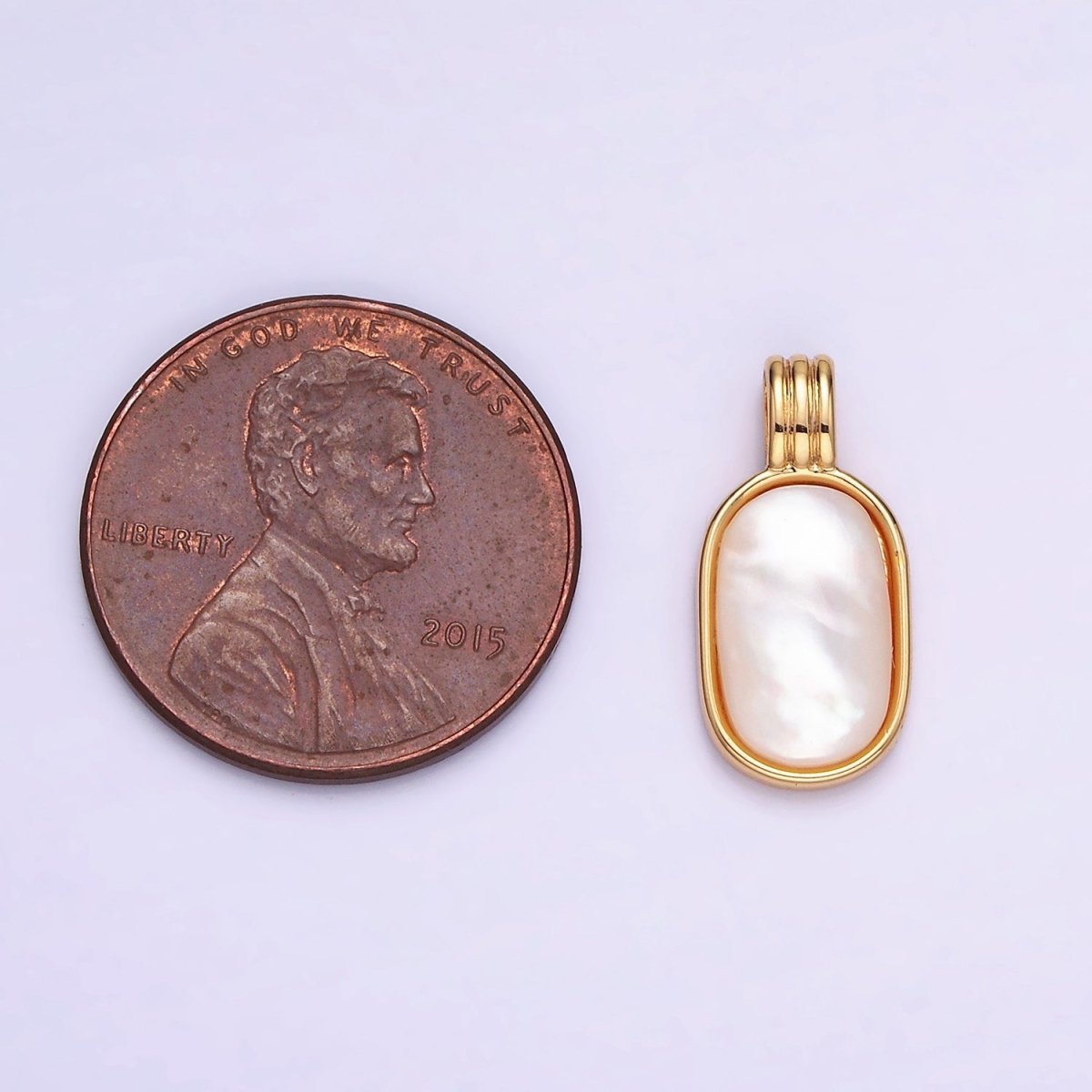 14K Gold plated Shell Pearl Oblong Bezel Triple Band Pendant | AA1191 - DLUXCA