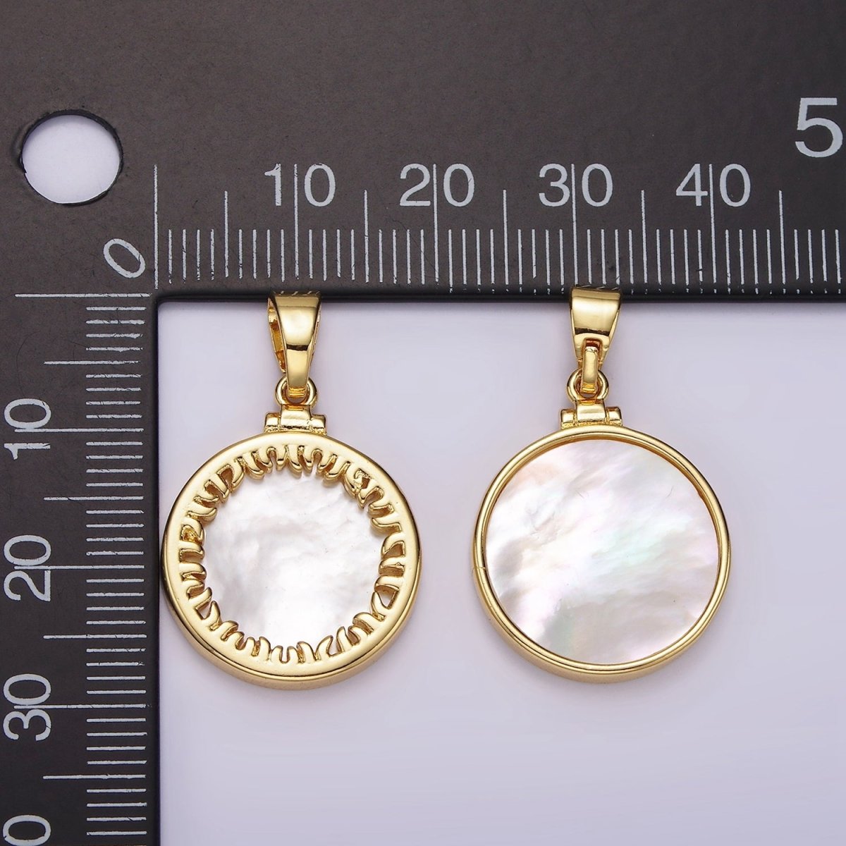 14K Gold plated Shell Pearl Ray Bezel Pendant | AH033 - DLUXCA