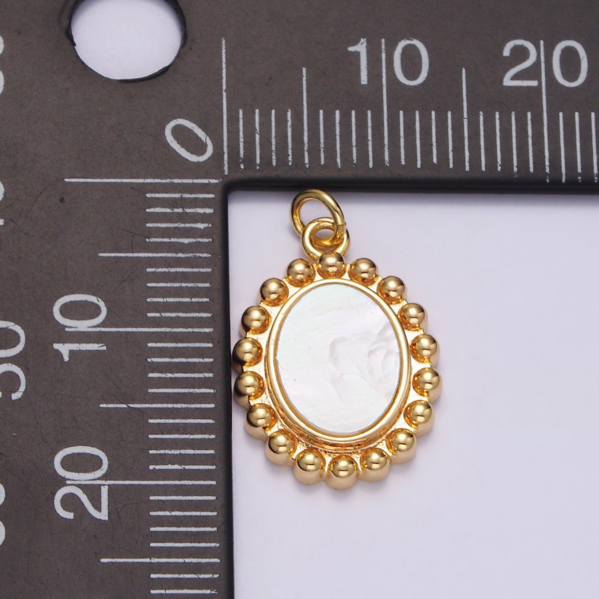 16K Gold plated 20mm Shell Pearl Oval Dotted Outline Charm | N1498 - DLUXCA