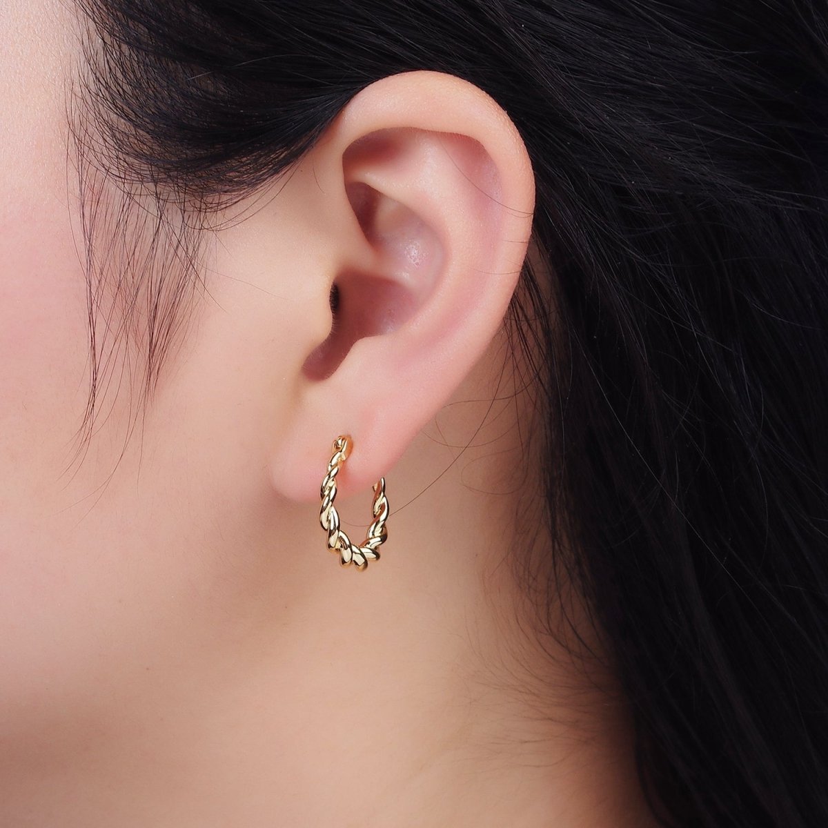 16K Gold plated 20mm Twisted Rope French Lock Latch Hoop Earrings | AE602 - DLUXCA