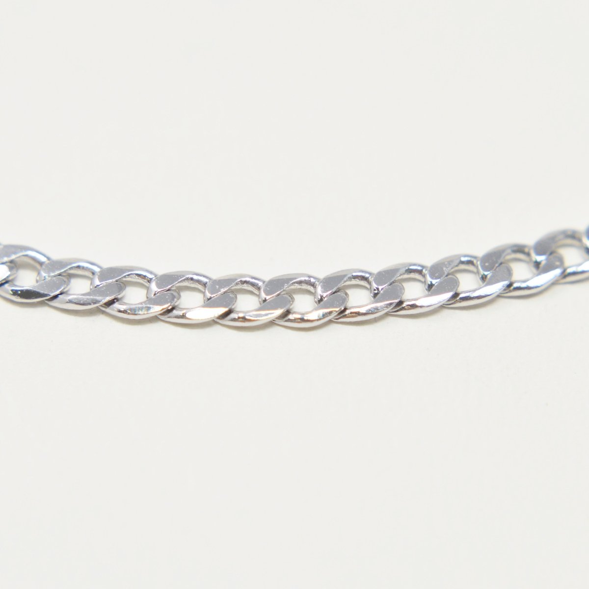 17.5 inch Silver Miami Cuban Curb Chain Necklace, White Gold plated Curb Finished Necklace, 2.5mm Curb Necklace w/ Spring Ring | CN-1013 Clearance Pricing - DLUXCA