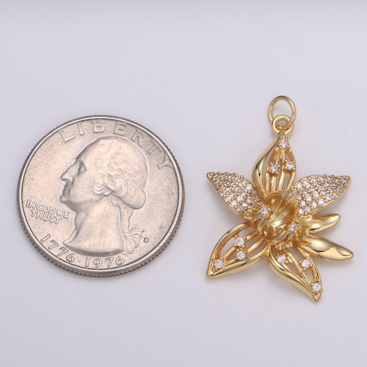 18K Gold plated Crystal Flower Charm E-207 - DLUXCA