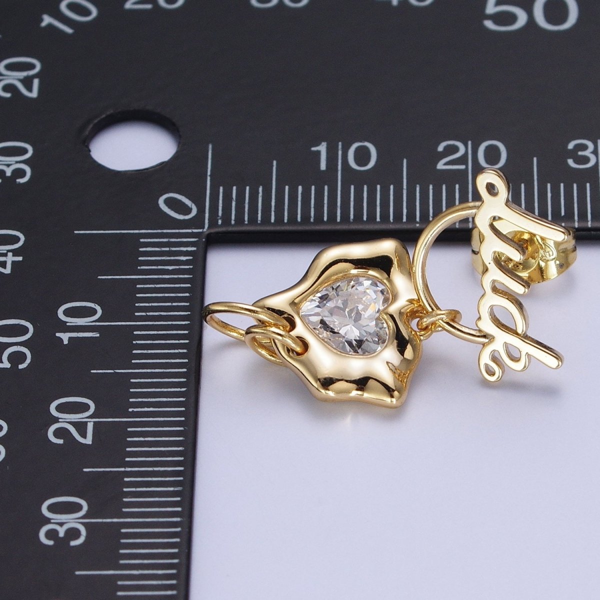 18K Gold plated Minimalist Stud Earring "Luck" Earring with Cubic Zirconia Crystal Heart, Perfect for Everyday Wear or Gift | X916 - DLUXCA