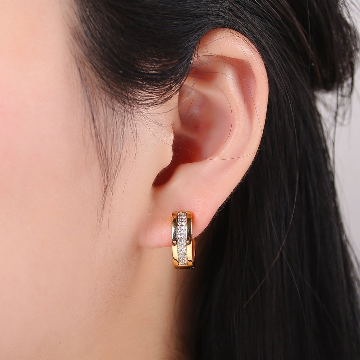 1pair Simple Golden Circle Shape Mini Huggies Earrings CZ Crystal Gold plated Geometric Casual/Formal Micro Pave Earring Jewelry Q-502 - DLUXCA
