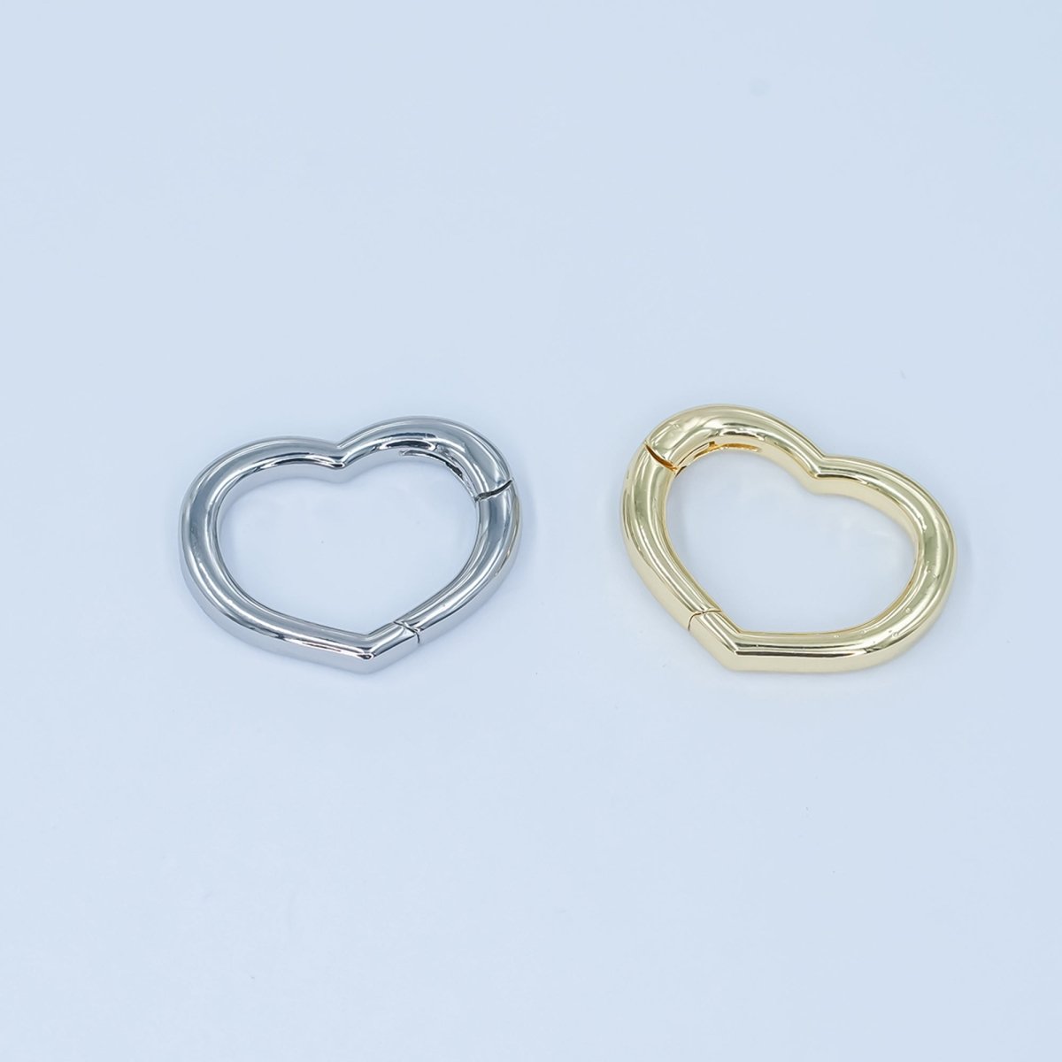24K Gold plated 14.8mm Minimalist Heart Push Gate Finding in Gold & Silver | Z1136 - DLUXCA