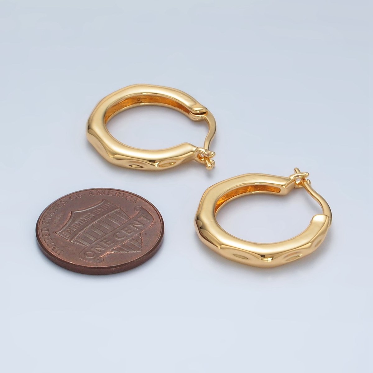 24K Gold plated 20mm Hammered Minimalist Cartilage Latch Hoop Earrings | T208 - DLUXCA