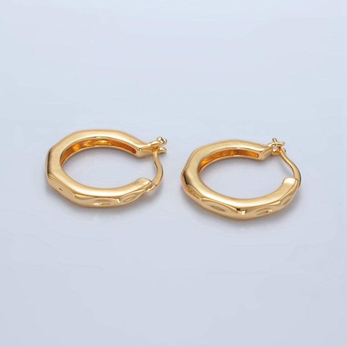 24K Gold plated 20mm Hammered Minimalist Cartilage Latch Hoop Earrings | T208 - DLUXCA