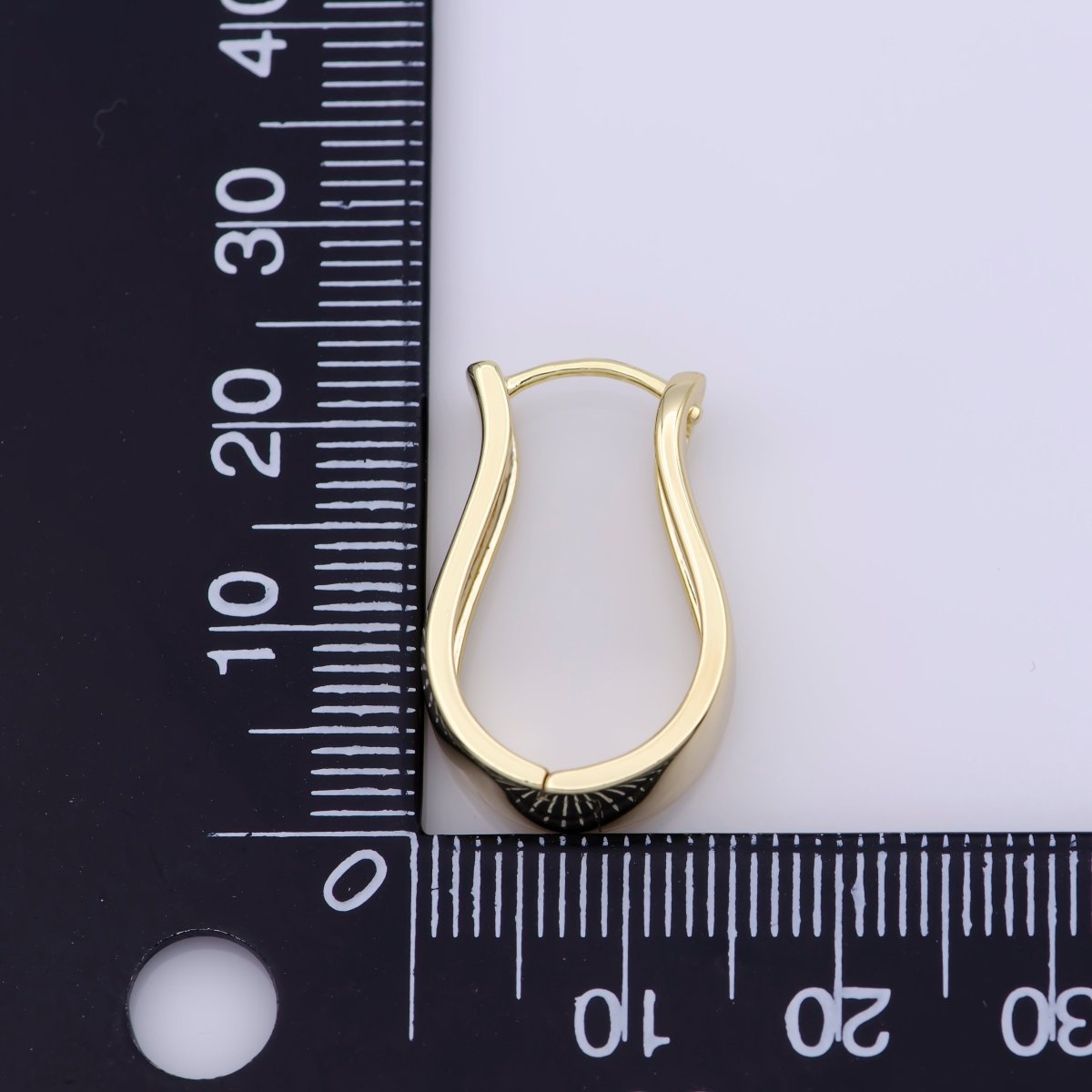 24K Gold plated 23mm Curved Hoop Earrings | V451 - DLUXCA