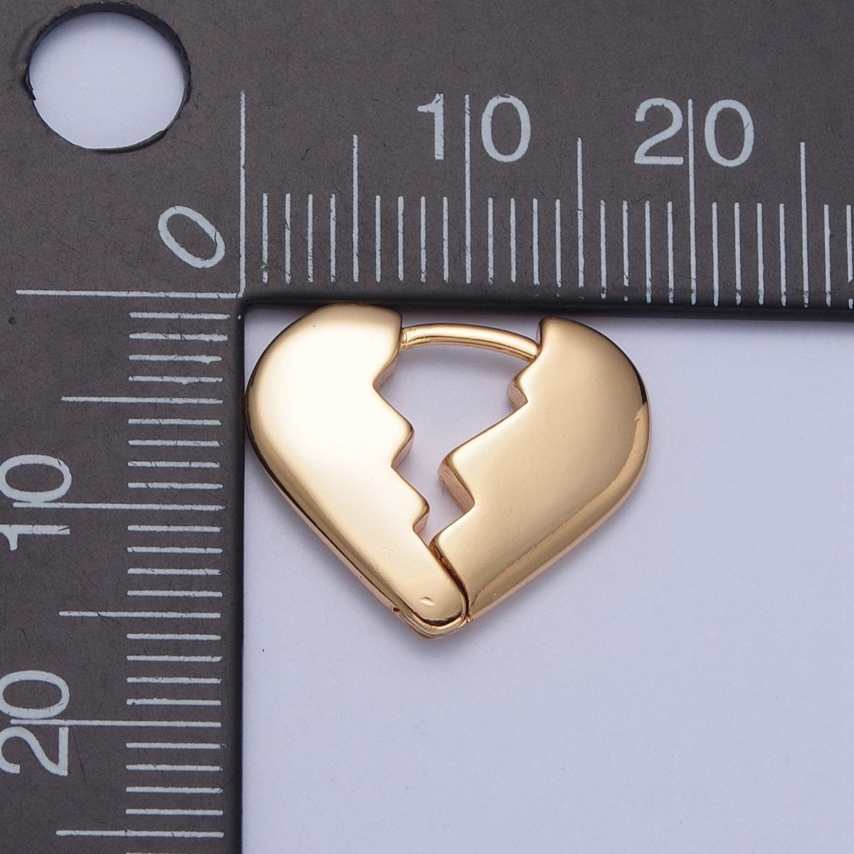 24K Gold plated Broken Heart Heartbroken Love Huggie Hoop Earrings P-424 - DLUXCA