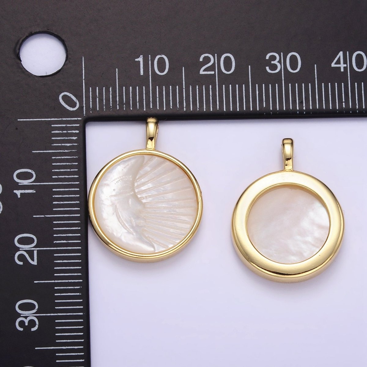 24K Gold plated Celestial Moon Face Ray Shell Pearl Bezel Round Pendant | AA1332 - DLUXCA