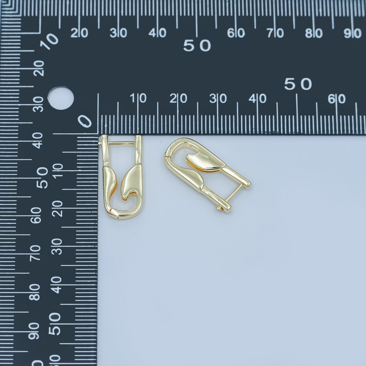 24K Gold plated Curved Geometric Oblong Hoop Earrings | AE834 