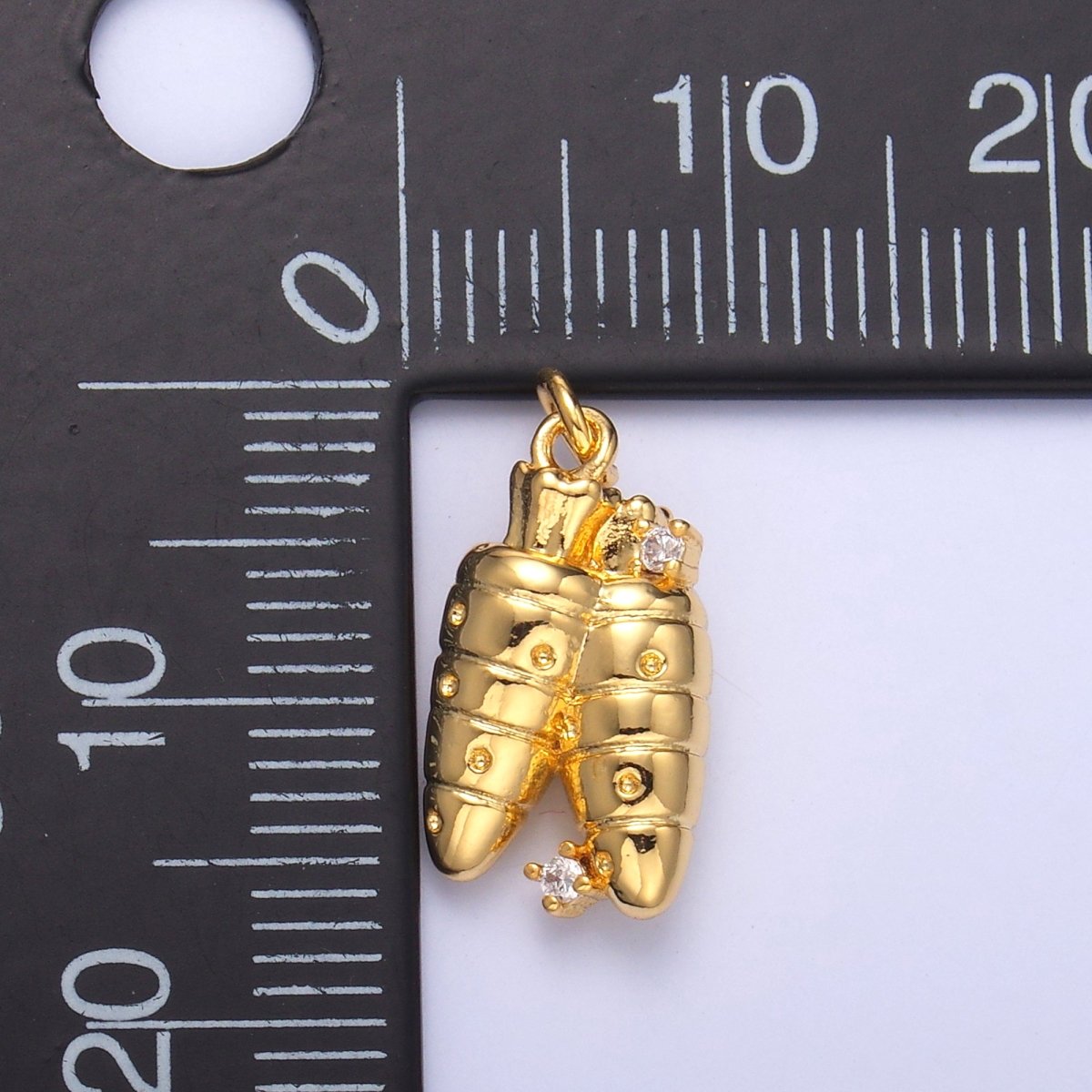 24K Gold plated CZ Carrot Vegetable Multidimensional 3D Charm | N073 - DLUXCA