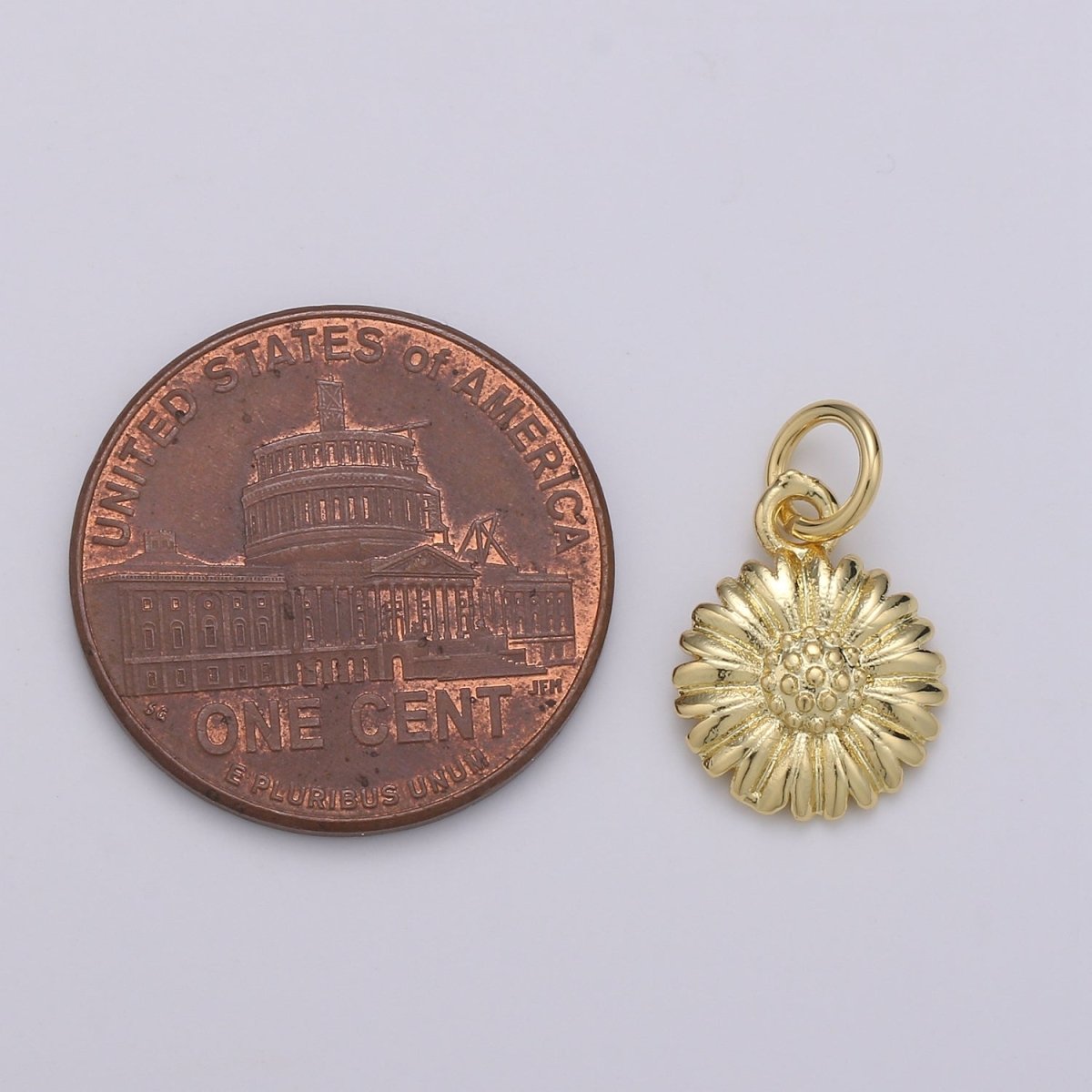 24K Gold plated Daisy Flower Charm D-919 - DLUXCA