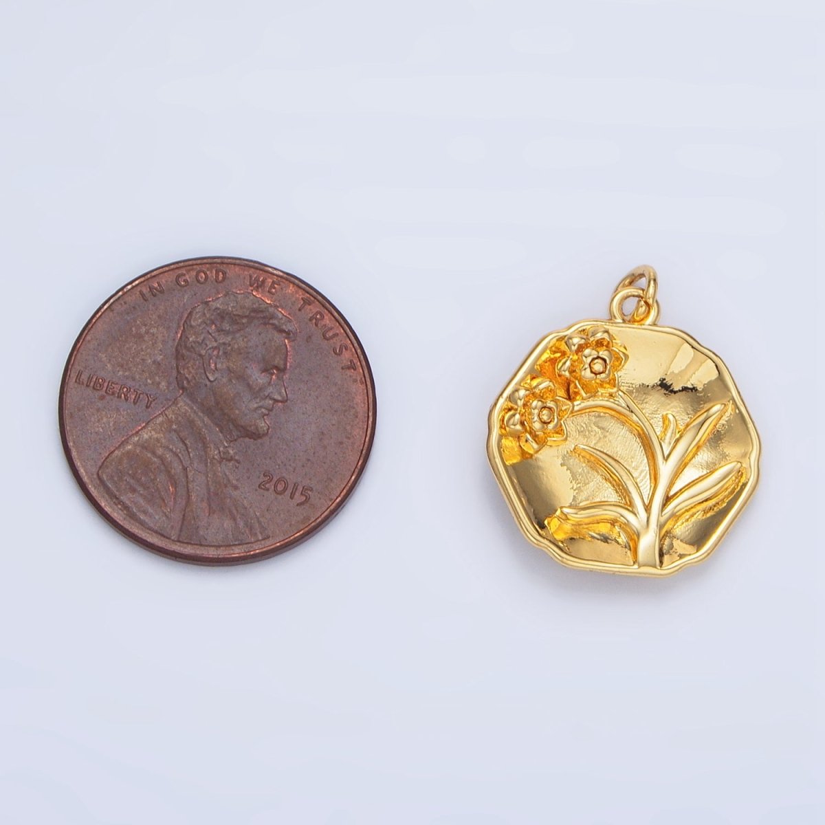 24K Gold plated Daisy Flower Curved Dome Round Charm | X585 - DLUXCA
