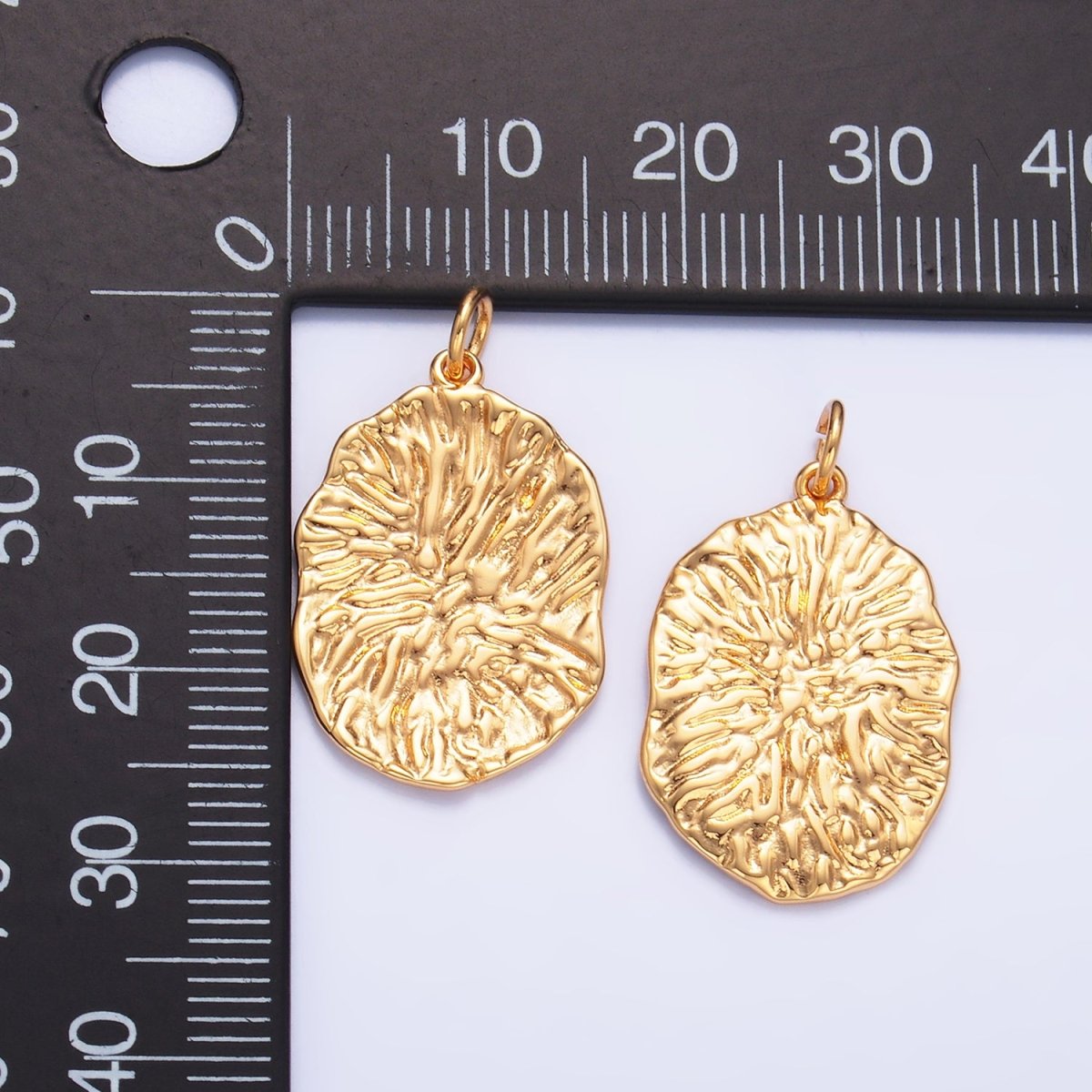 24K Gold plated Geometric Hammered Oval Charm | W387 - DLUXCA