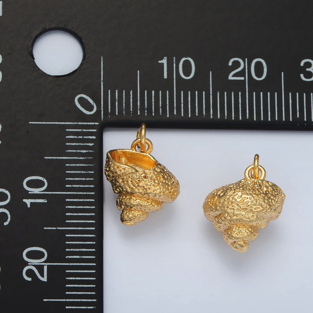 24K Gold plated Hammered Textured Clam Sea Shell Charm | AC150 - DLUXCA