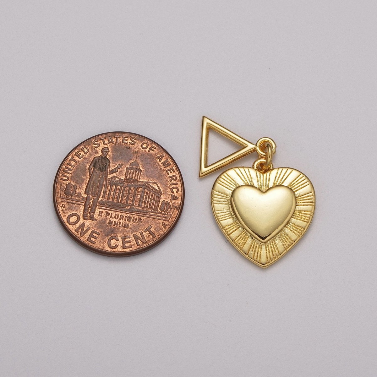 24K Gold plated Heart Charm Sun Ray Love Pendant for Necklace Bracelet Component | M-889 - DLUXCA