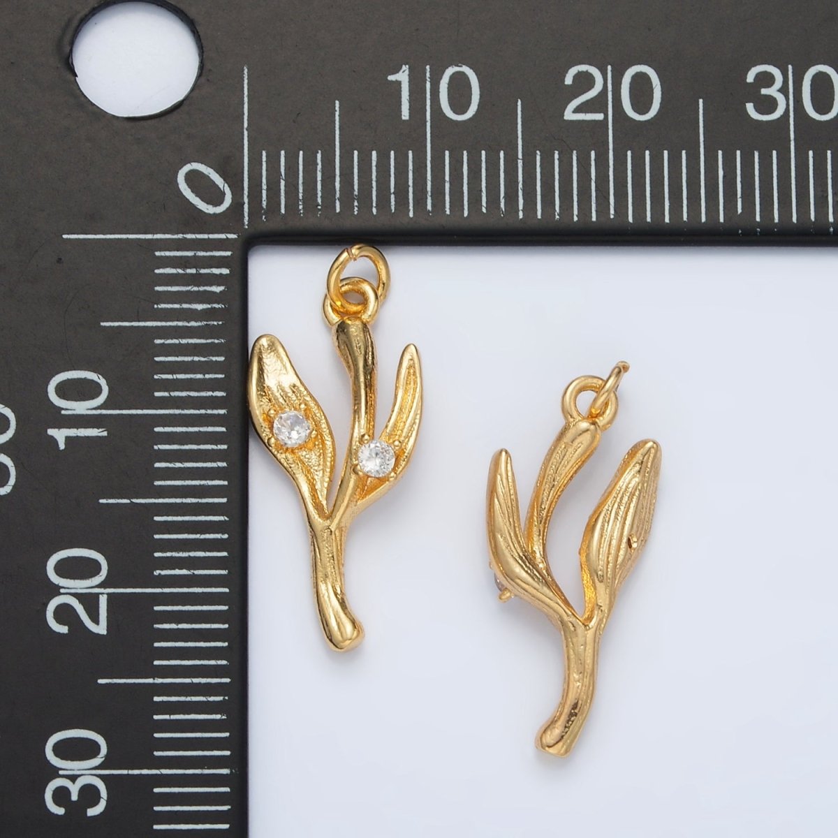 24K Gold plated Leaf Charm | AC162 - DLUXCA