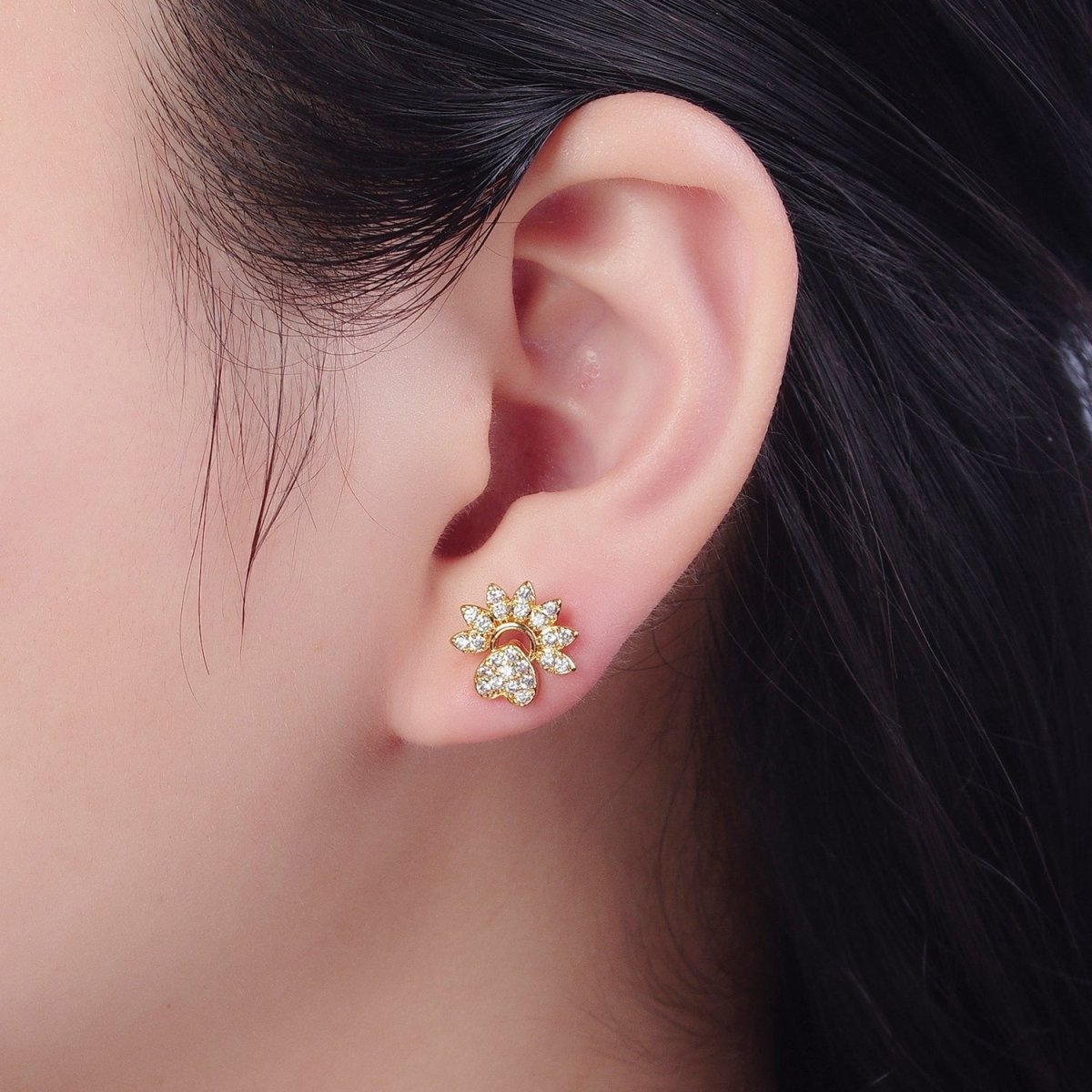 24K Gold plated Micro Pave Heart Sunburst Sun Ray Stud Earrings T-134 - DLUXCA