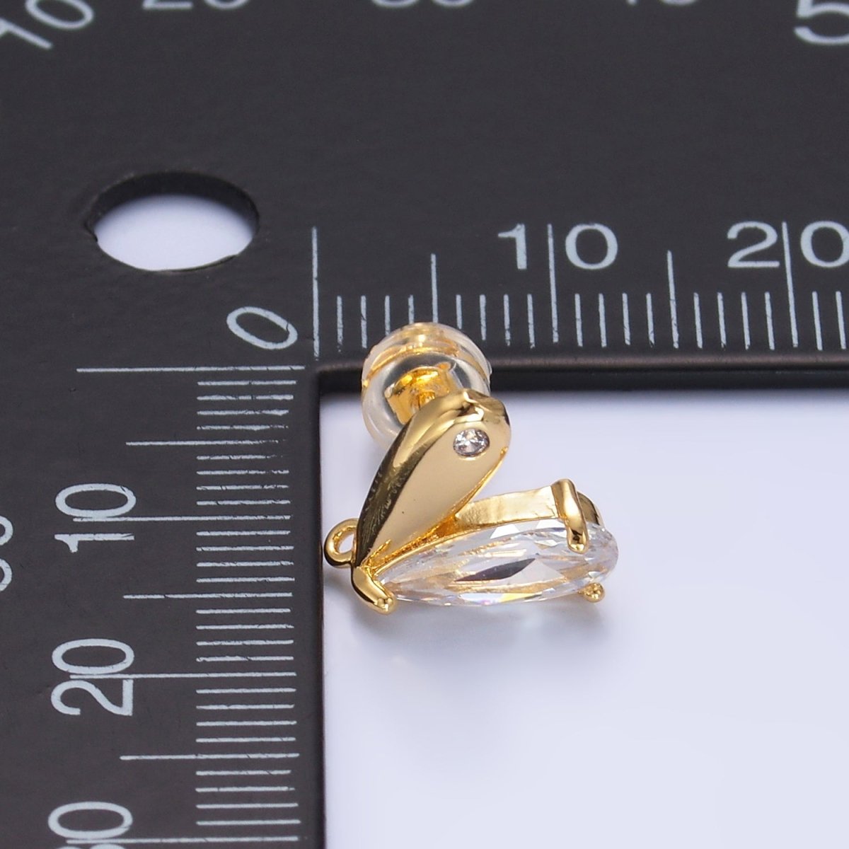24K Gold plated Mini Clear CZ Heart Stud Earrings | Z1067 - DLUXCA