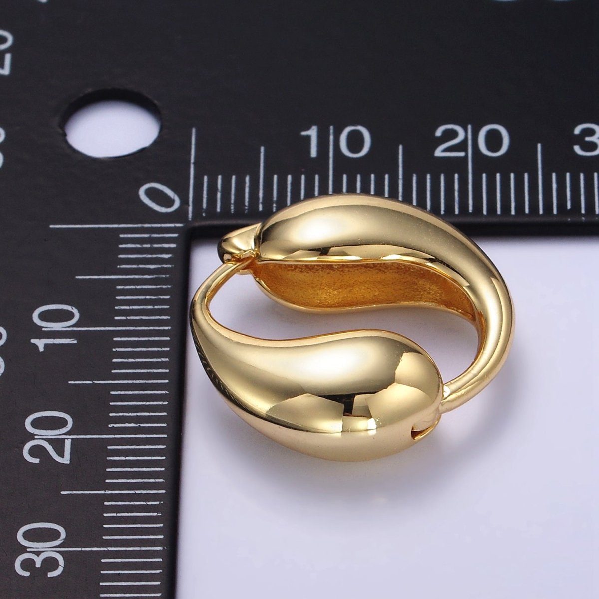 24K Gold plated Molten Drop Hoop Earrings | Q104 - DLUXCA