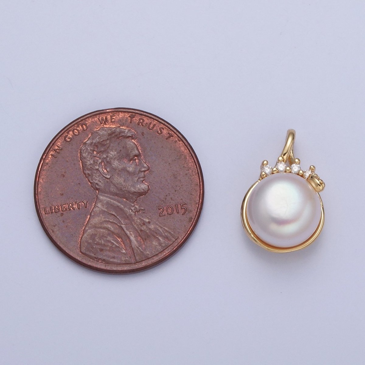 24K Gold plated Round White Shell Pearl Crown Charm For Necklace Making H-686 - DLUXCA
