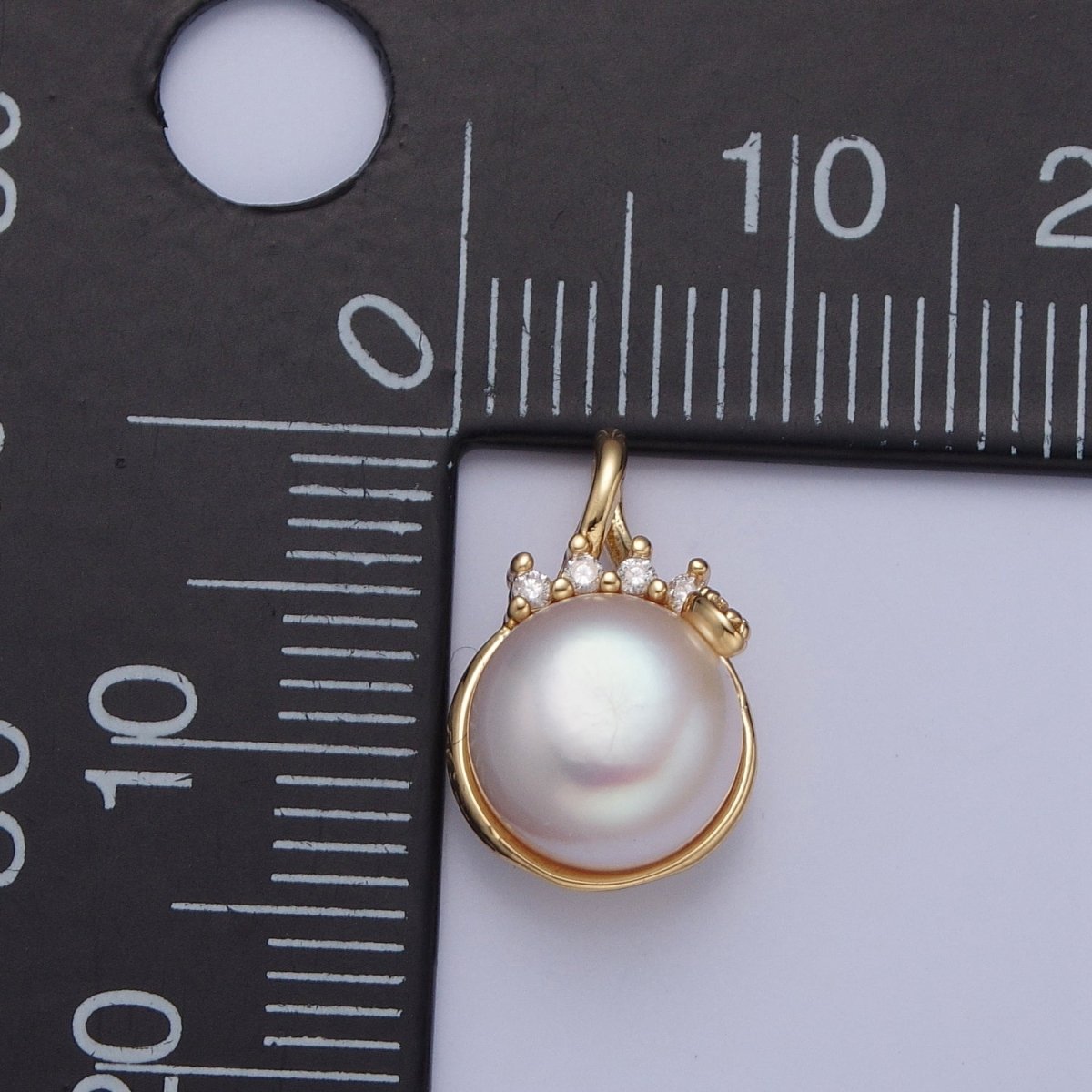 24K Gold plated Round White Shell Pearl Crown Charm For Necklace Making H-686 - DLUXCA