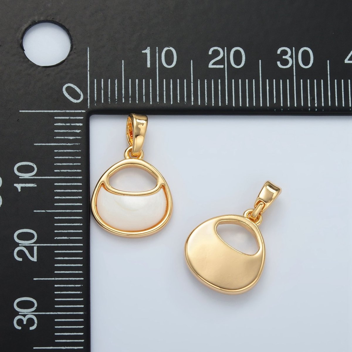 24K Gold plated Shell Pearl Geometric Bezel Pendant | H457 - DLUXCA