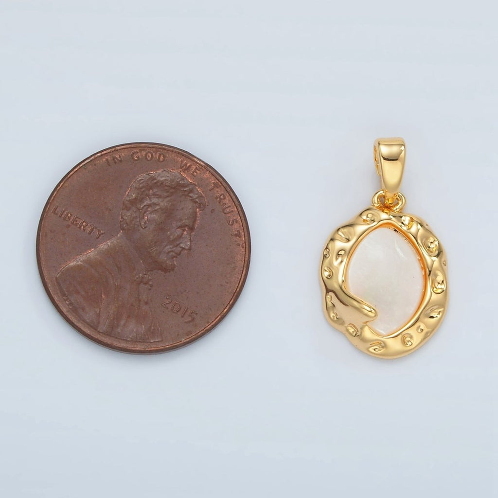 24K Gold plated Shell Pearl Oval Hammered Bezel Pendant | H711 - DLUXCA