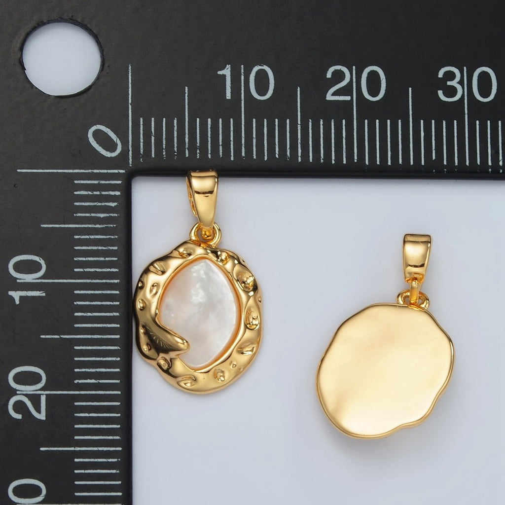 24K Gold plated Shell Pearl Oval Hammered Bezel Pendant | H711 - DLUXCA