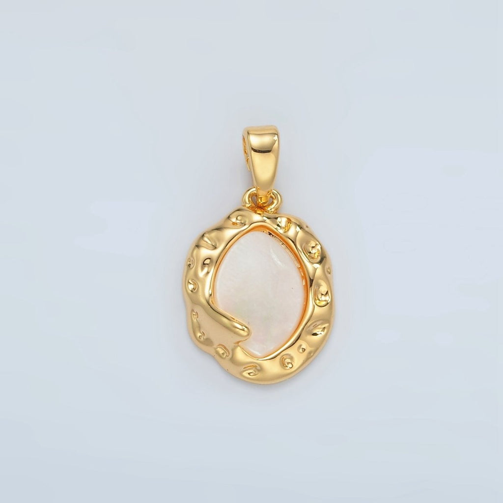24K Gold plated Shell Pearl Oval Hammered Bezel Pendant | H711 - DLUXCA
