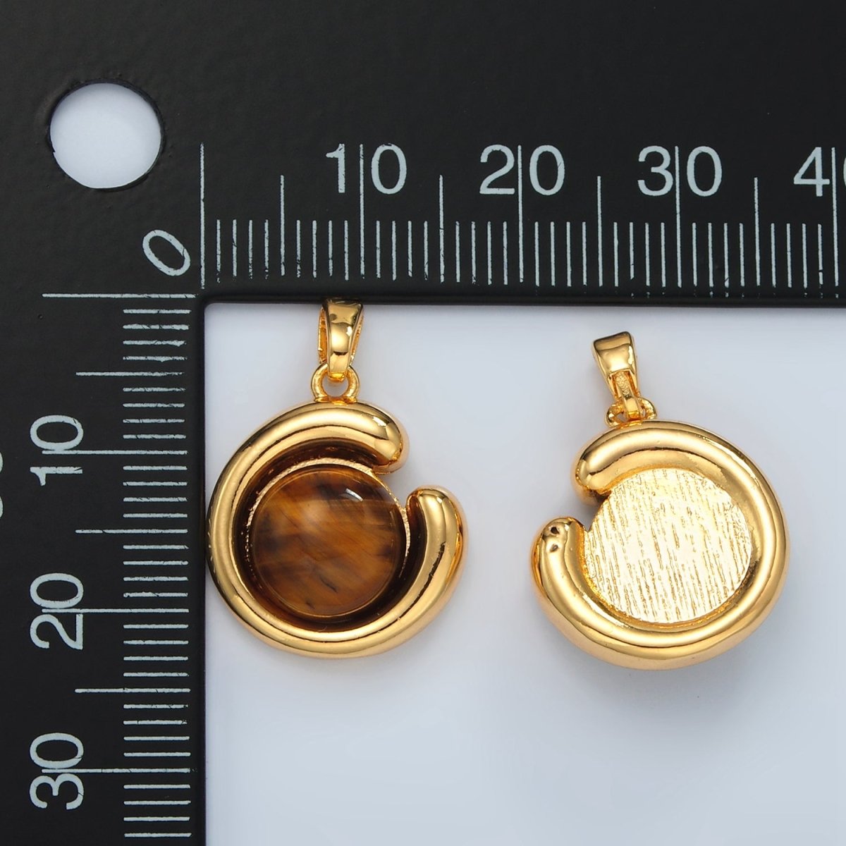 24K Gold plated Tiger Eye Gemstone Round Curved Bezel Pendant | H809 - DLUXCA