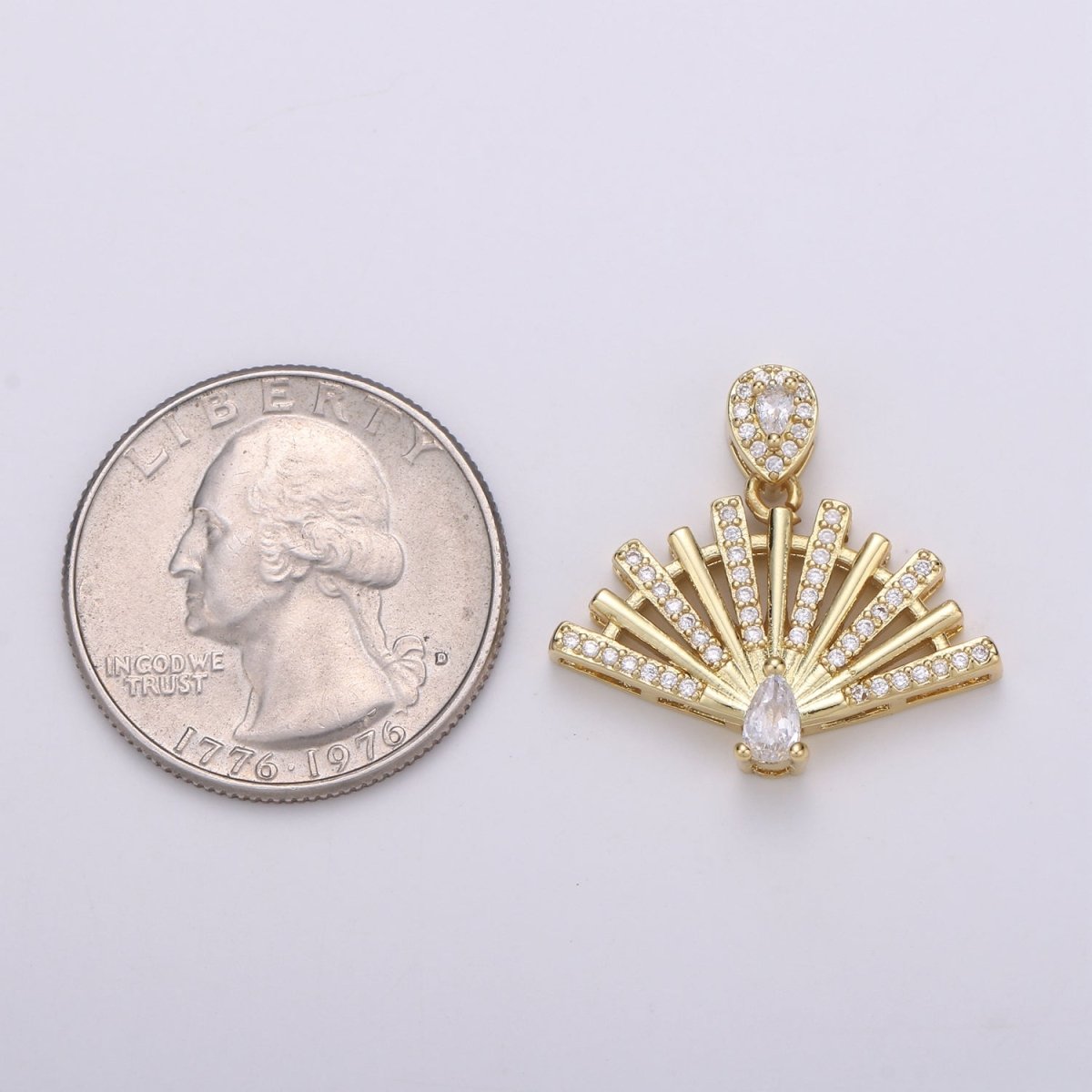 25x23mm Wholesale Gold-plated Fan Pendant Charm with Rhinestones, Pendant for Necklace Bracelet Anklet Making J-147 - DLUXCA