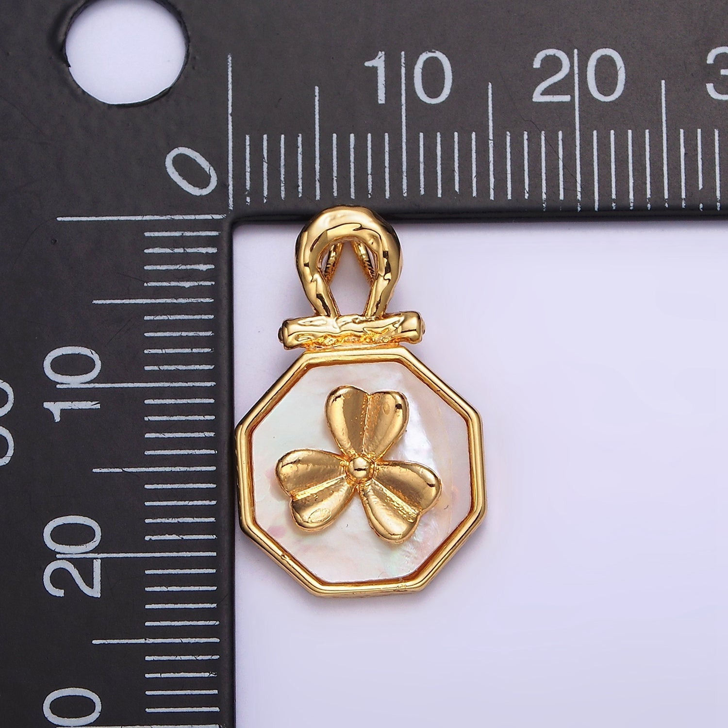 24K Gold plated Clover Shell Pearl Molten Bail Hexagonal Pendant | AA604 - DLUXCA